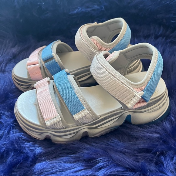 New! STEVE MADDEN Chakra Chunky Platform Sandals - Picture 6 of 15